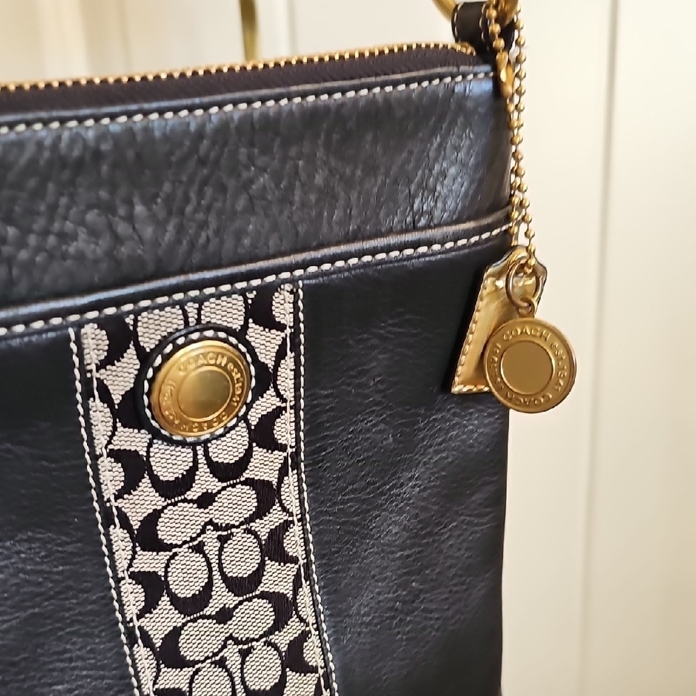 Coach Vintage 2006 Black Pebble Leather + Monogram Crossbody EUC - Picture 8 of 17